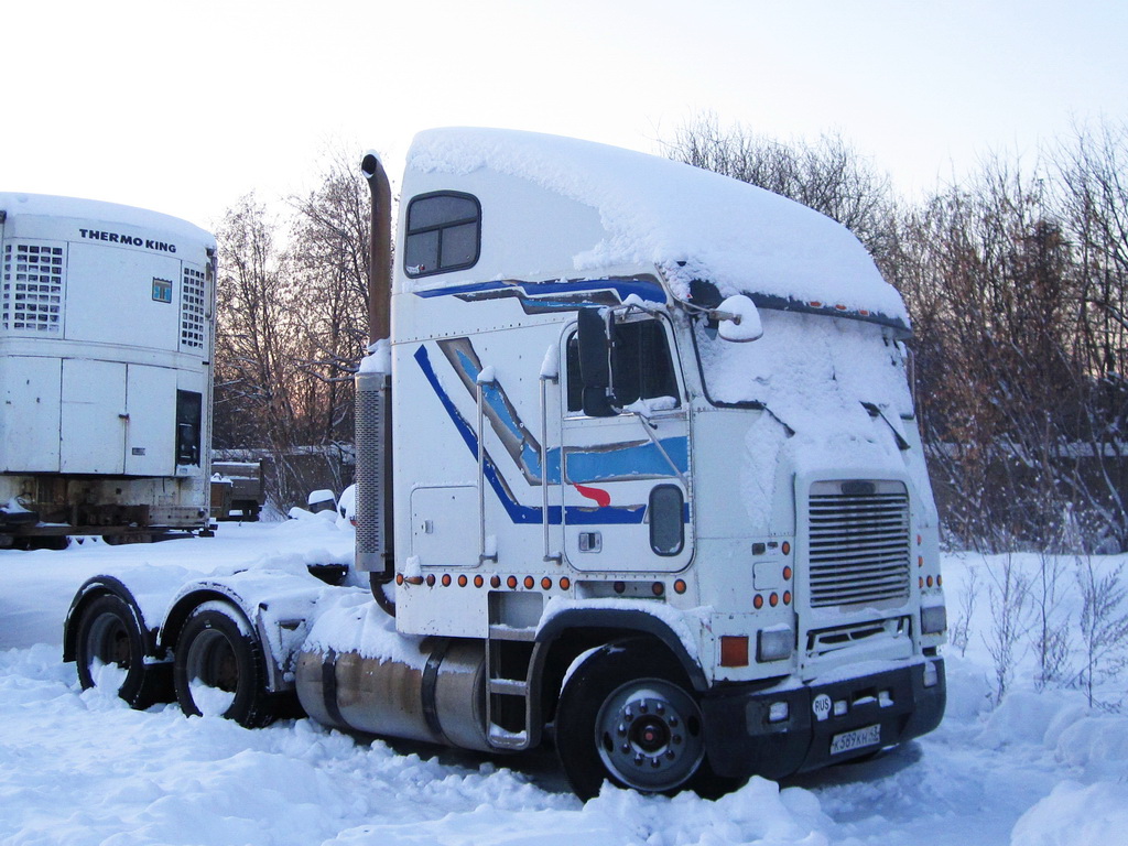 Кировская область, № К 589 КН 43 — Freightliner FLB