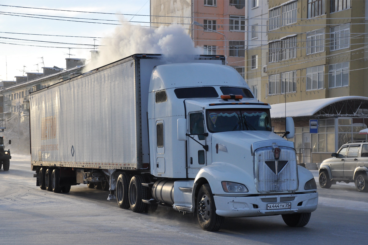 Приморский край, № А 444 ТК 25 — Kenworth T660