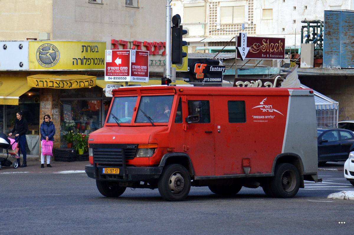 Израиль, № 82-197-51 — Mercedes-Benz Vario (общ.м)