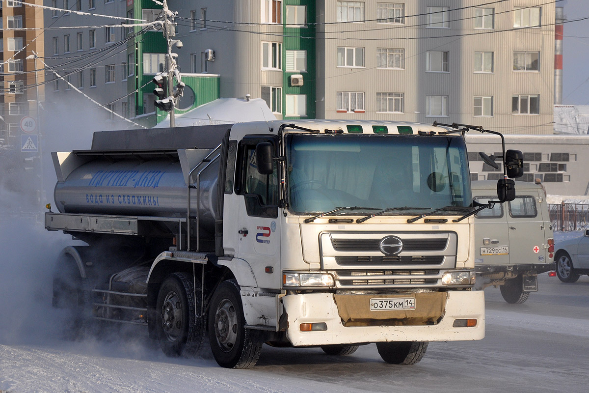 Саха (Якутия), № О 375 КМ 14 — Hino Profia