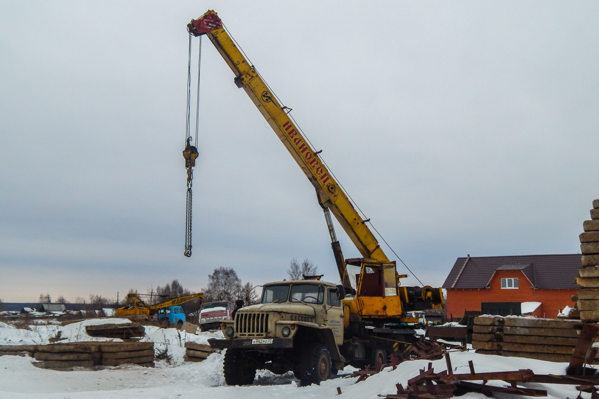 Ивановская область, № Н 942 РО 37 — Урал-5557-10