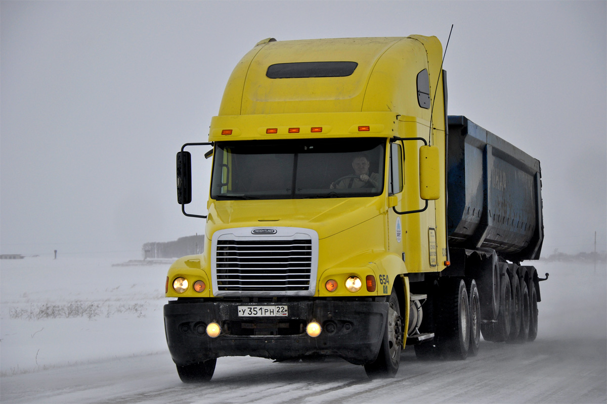 Алтайский край, № У 351 РН 22 — Freightliner Century Class