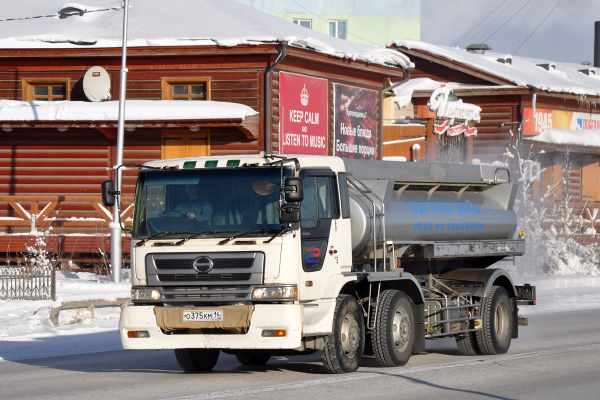 Саха (Якутия), № О 375 КМ 14 — Hino Profia