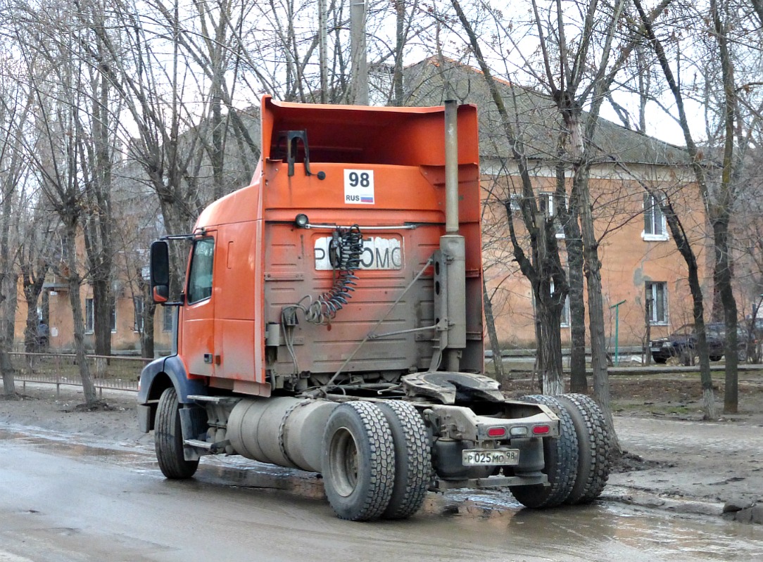 Волгоградская область, № Р 025 МО 98 — Volvo VNM430