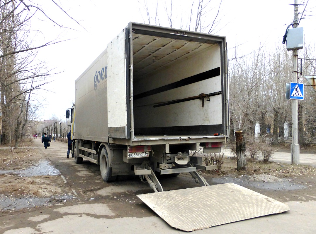 Волгоградская область, № В 665 ЕО 134 — Mercedes-Benz Actros ('1997) 1831