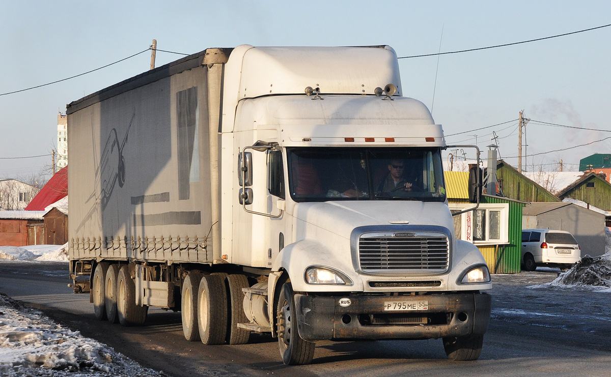 Омская область, № Р 795 МЕ 55 — Freightliner Columbia