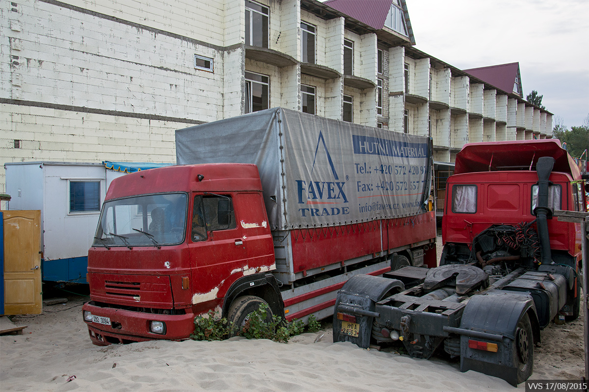 Чехия, № 2B2 3094 — LIAZ 300; Чехия, № HOA 26-63 — Tatra 815 NT