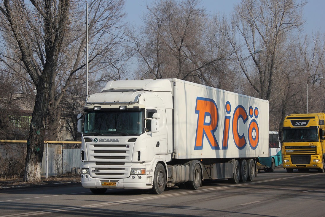 Алматы, № H 3701 02 — Scania ('2004) R420