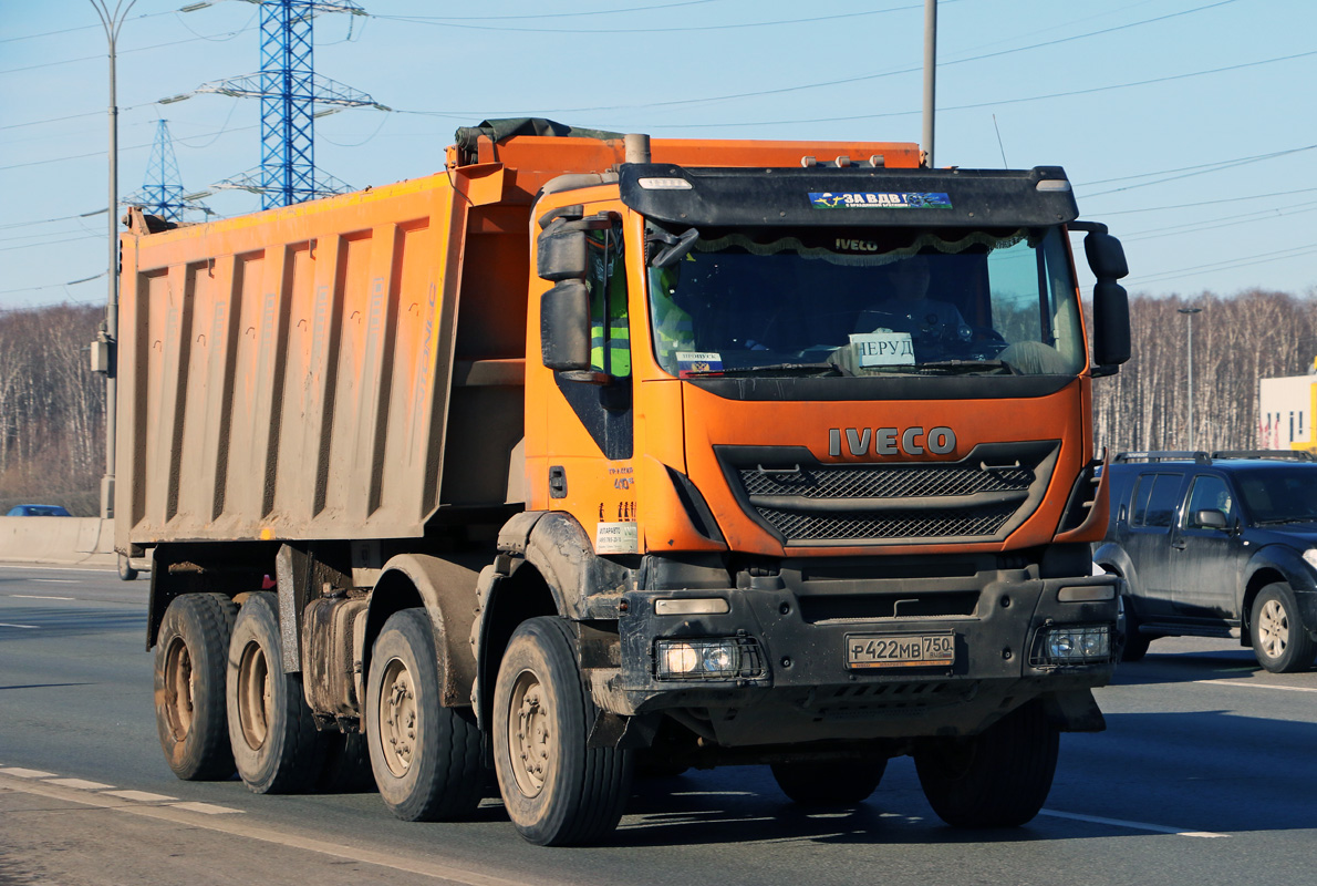 Московская область, № Р 422 МВ 750 — IVECO Trakker ('2013)