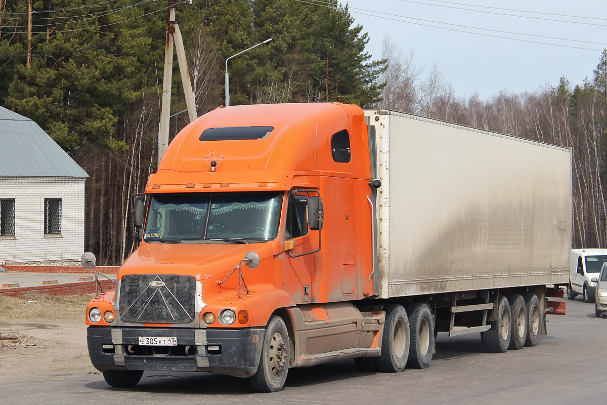 Кировская область, № Е 305 КТ 43 — Freightliner Century Class