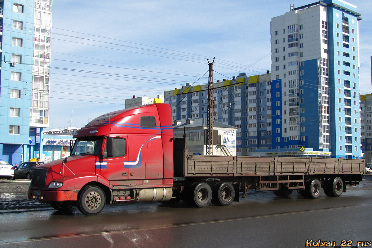 Алтайский край, № Т 536 КР 22 — Volvo VNL660