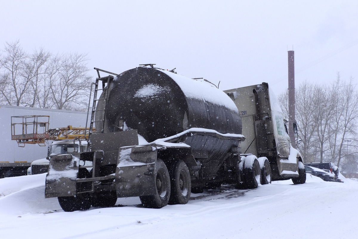 Башкортостан, № К 794 АА 102 — Freightliner Columbia