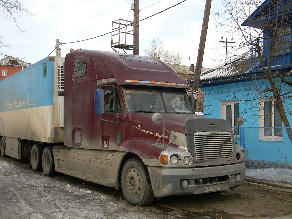 Омская область, № Н 316 ВВ 55 — Freightliner Century Class