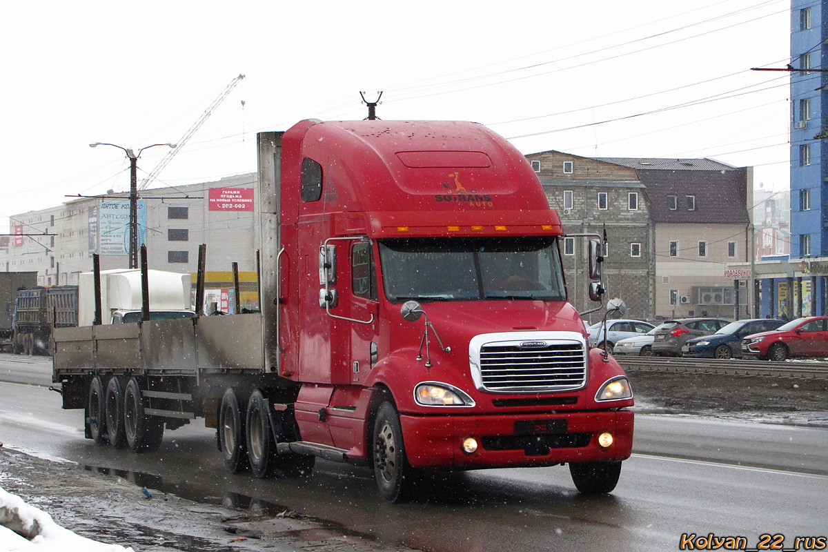 Алтайский край, № К 245 ХУ 22 — Freightliner Columbia; Алтайский край — Автомобили без номеров