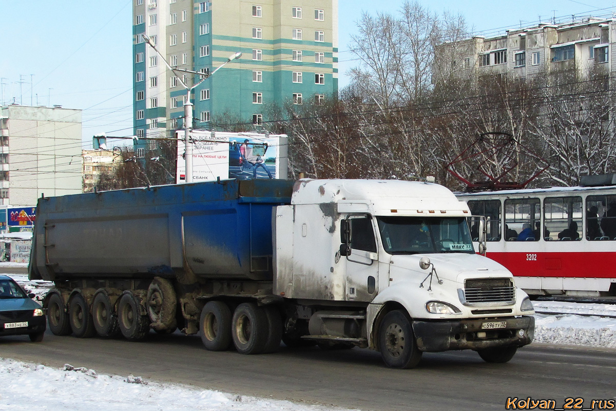 Алтайский край, № С 596 ТУ 22 — Freightliner Columbia