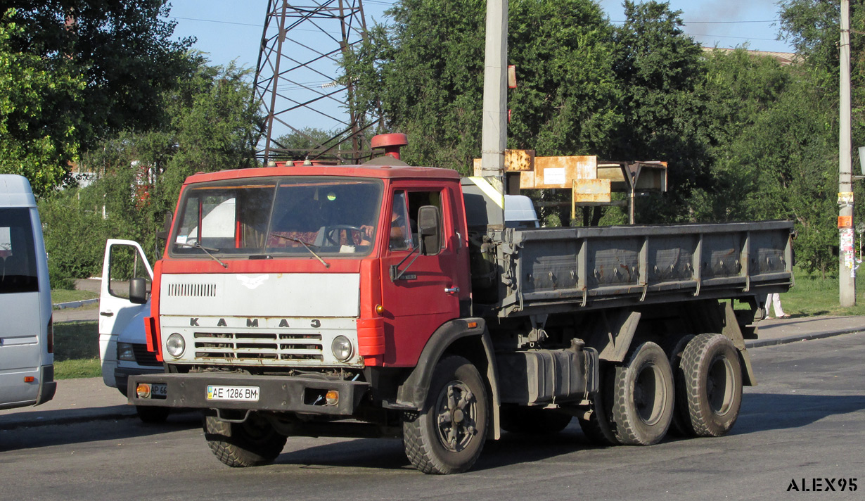 Днепропетровская область, № АЕ 1286 ВМ — КамАЗ-5320