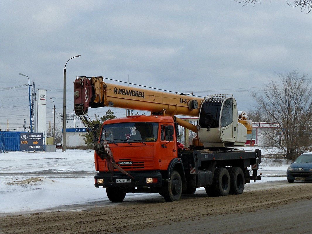 Волгоградская область, № А 332 НН 134 — КамАЗ-65115-62