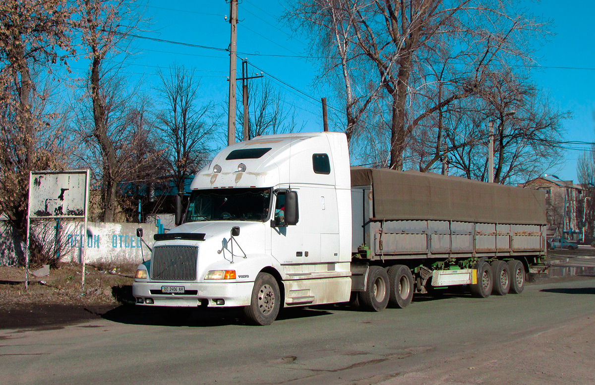 Николаевская область, № ВЕ 2406 АК — Volvo VNL660