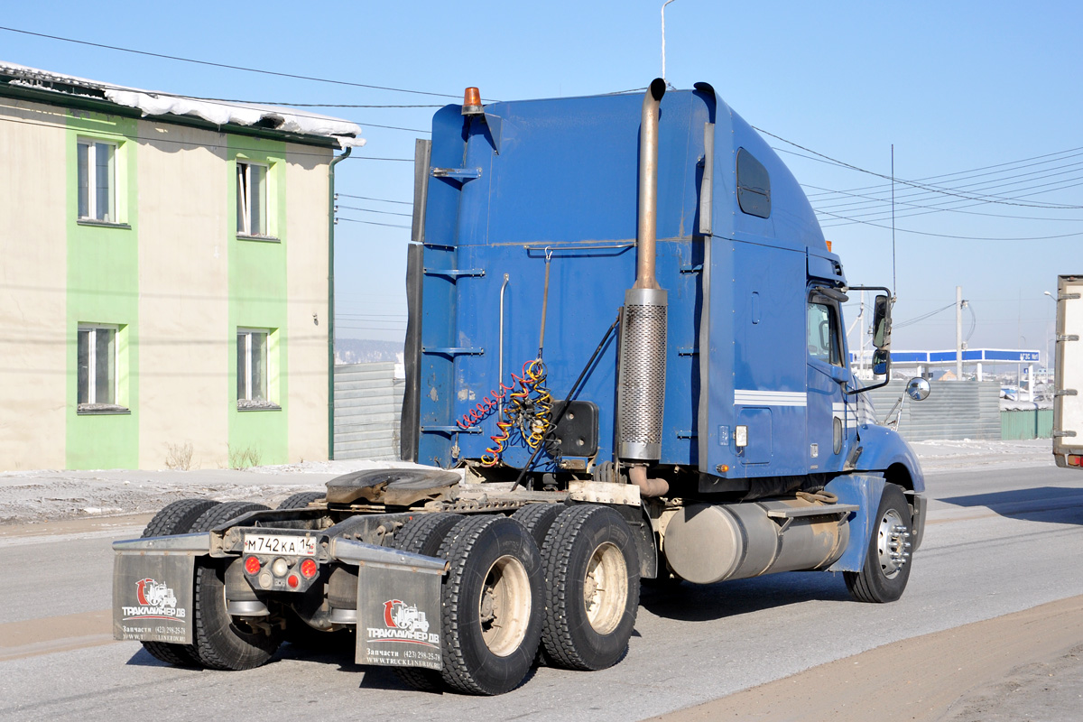 Саха (Якутия), № М 742 КА 14 — Freightliner Columbia