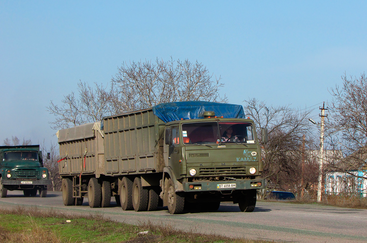 Херсонская область, № ВТ 6058 АМ — КамАЗ-53212