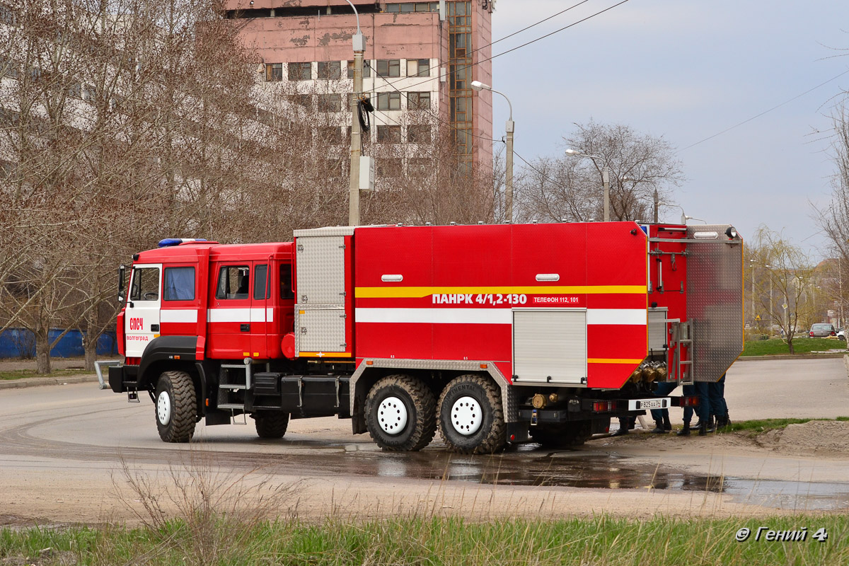 Волгоградская область, № Р 825 АА 34 — Урал-6370