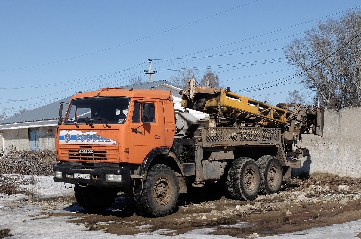 Тульская область, № К 886 КВ 71 — КамАЗ-43118-15 [43118R]