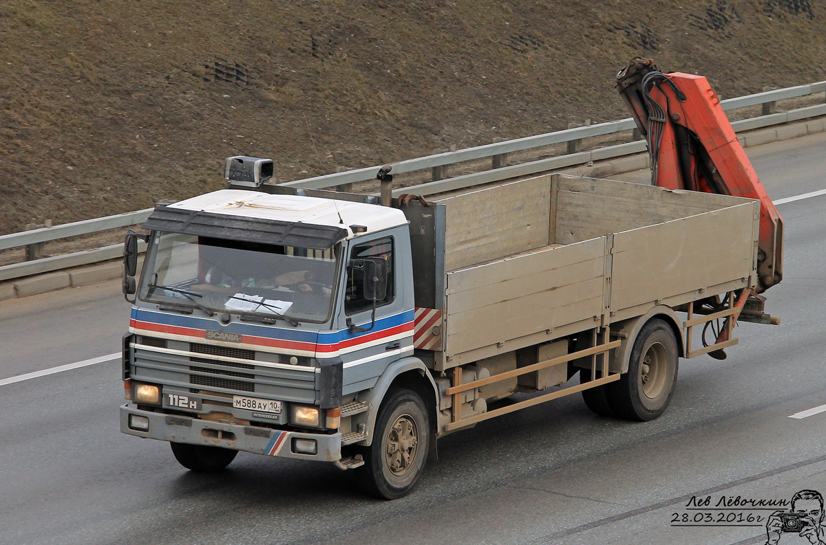 Карелия, № М 588 АУ 10 — Scania (II) P112H