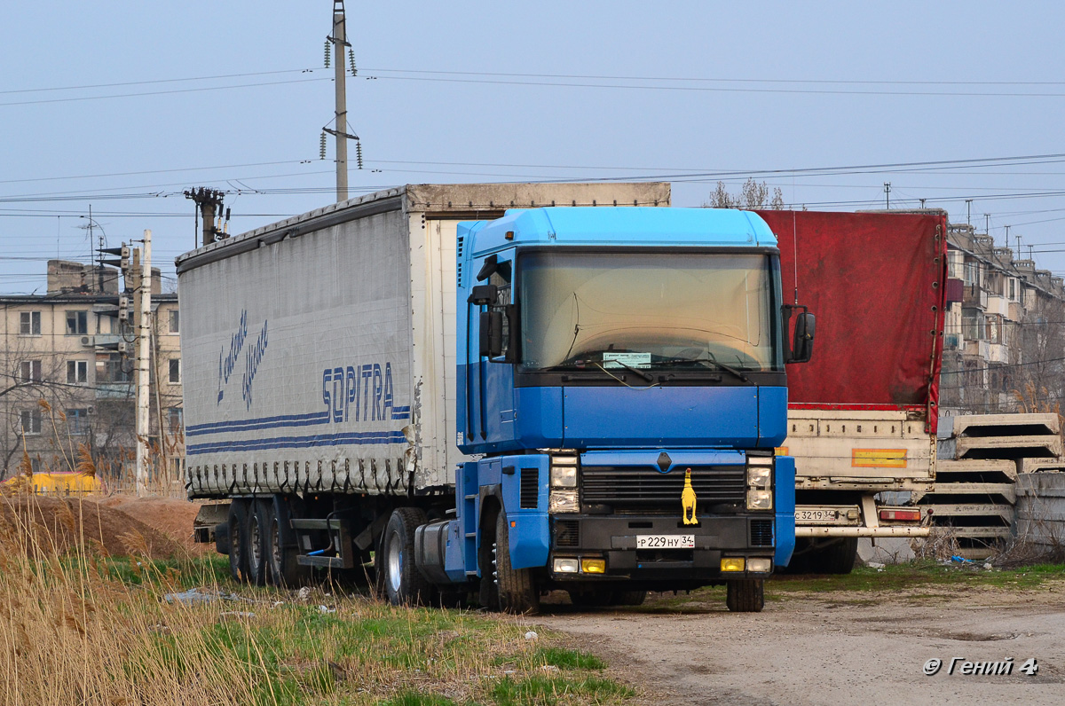 Волгоградская область, № Р 229 НУ 34 — Renault Magnum AE ('1990)