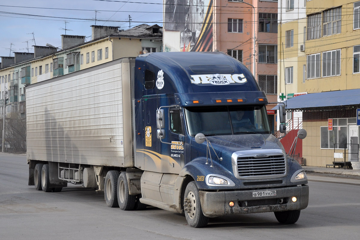 Амурская область, № В 981 УН 28 — Freightliner Columbia; Амурская область, № АР 2498 28 — Ulility Trailer (общая модель) [1UY]