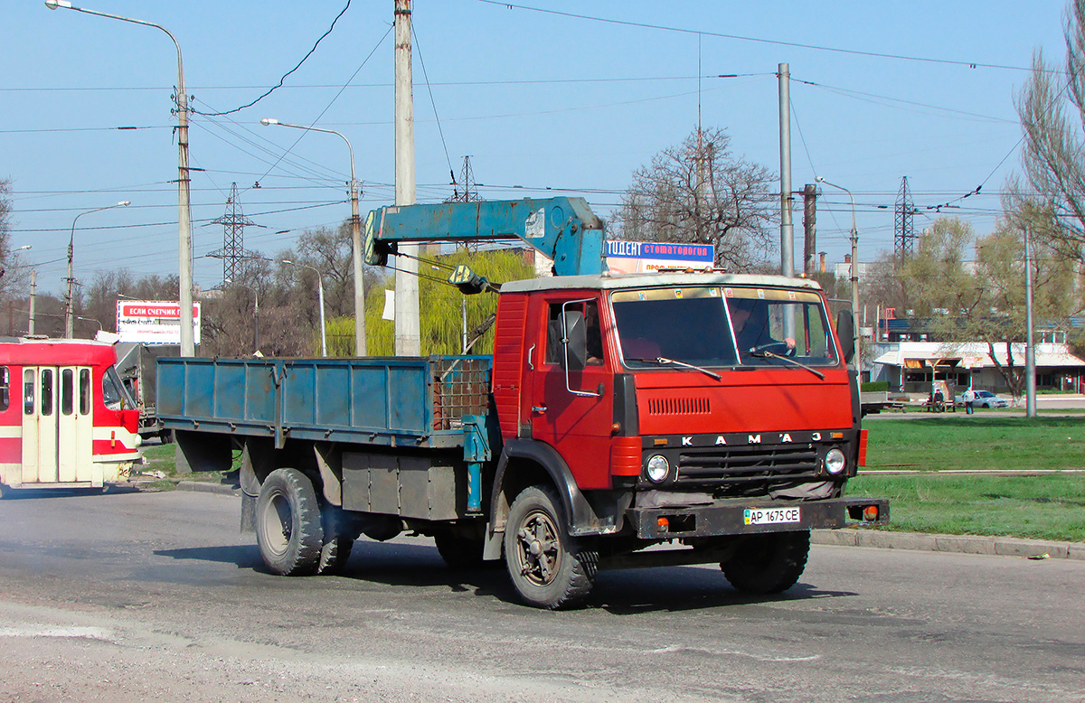 Запорожская область, № АР 1675 СЕ — КамАЗ-4325