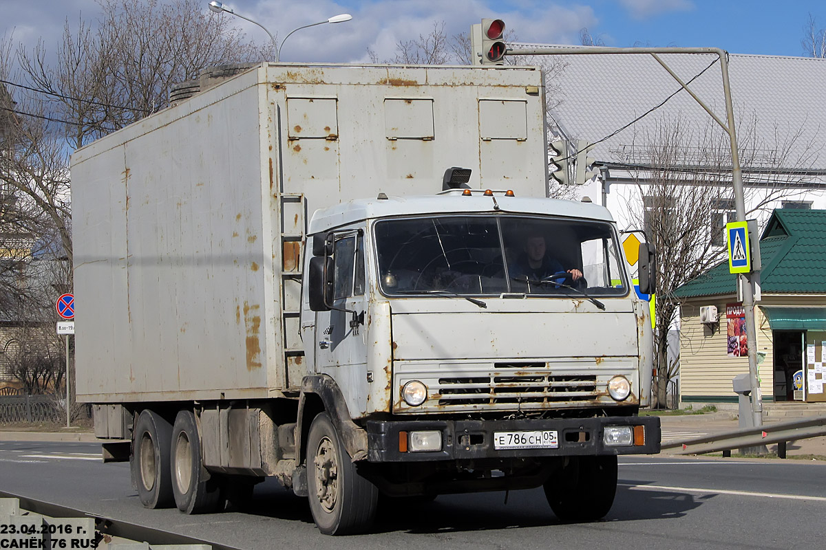 Дагестан, № Е 786 СН 05 — КамАЗ-53212