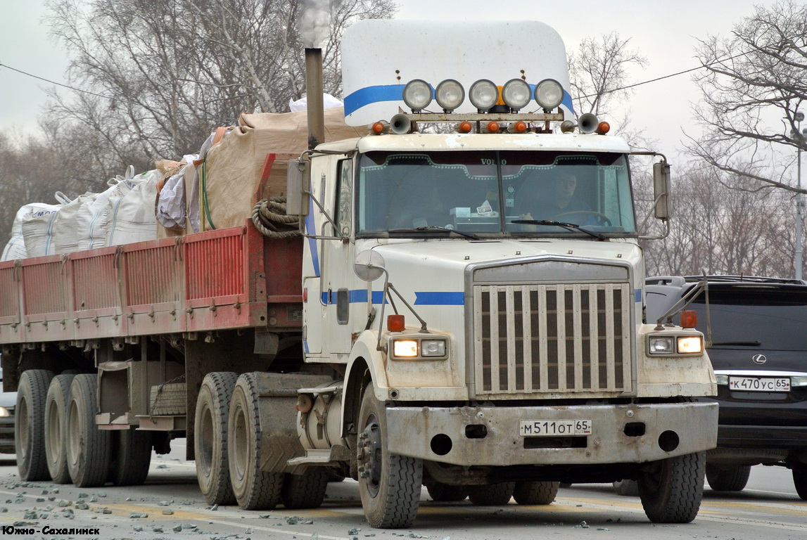 Сахалинская область, № М 511 ОТ 65 — Volvo-White (Общая модель)