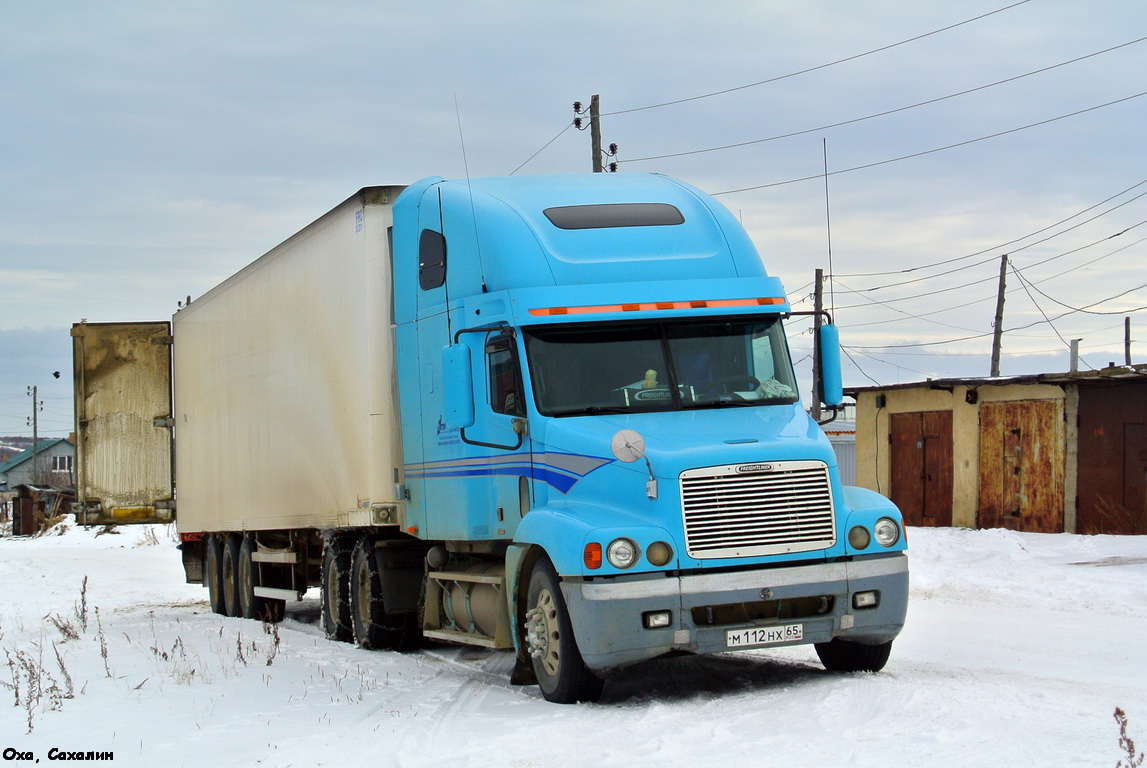 Сахалинская область, № М 112 НХ 65 — Freightliner Century Class