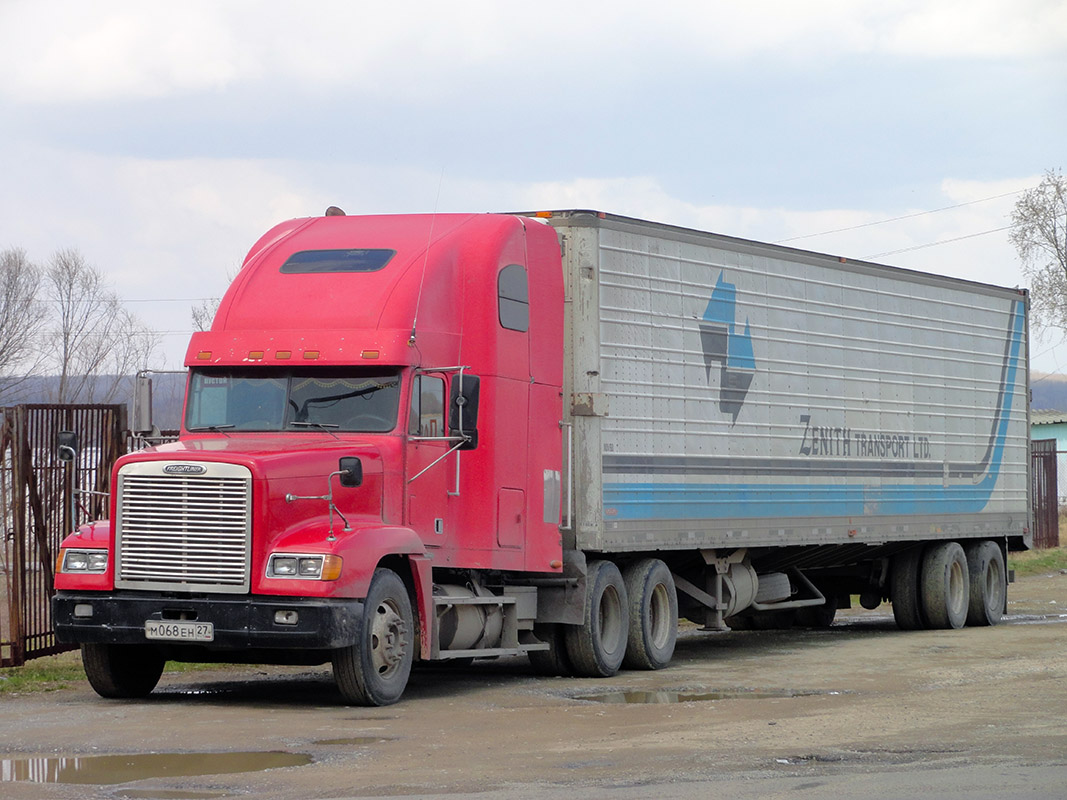 Хабаровский край, № М 068 ЕН 27 — Freightliner FLD 120