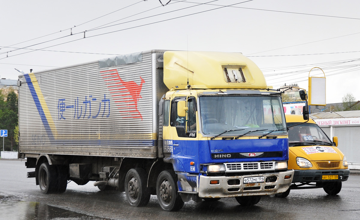 Новосибирская область, № В 572 МЕ 154 — Hino FN