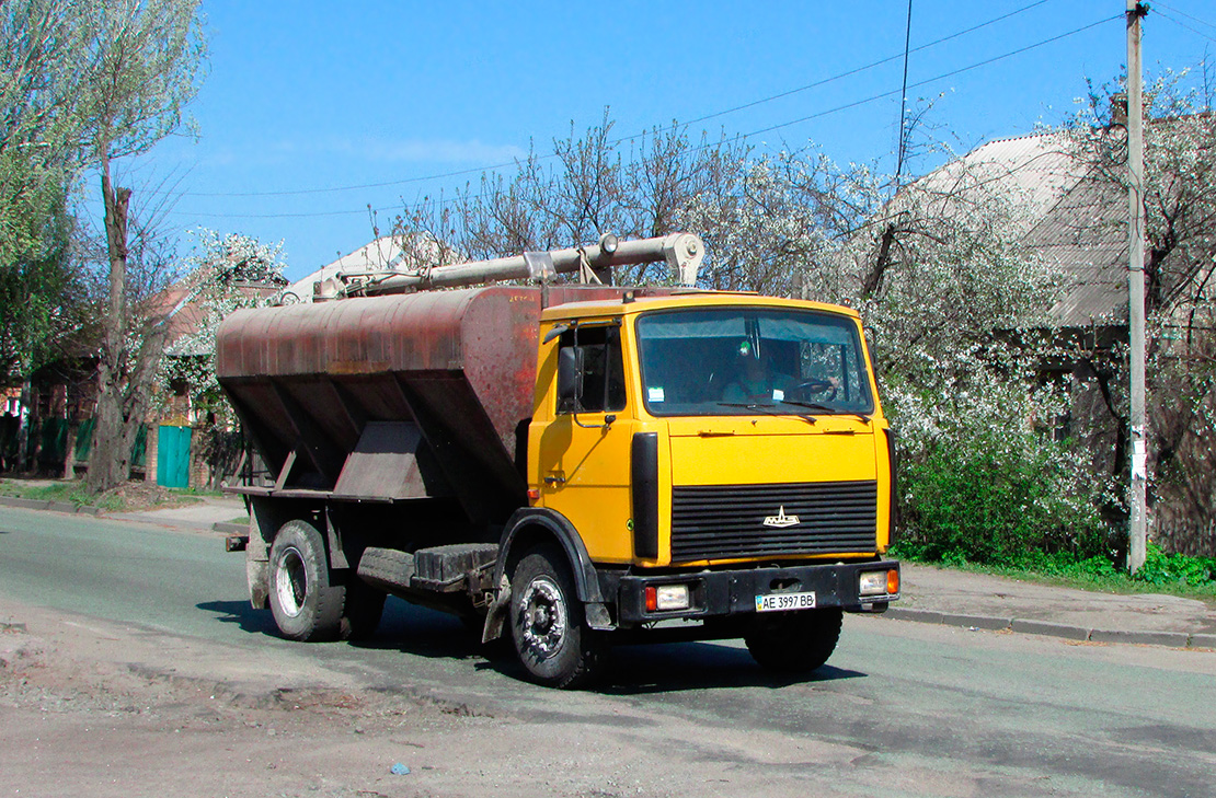 Днепропетровская область, № АЕ 3997 ВВ — МАЗ-533702