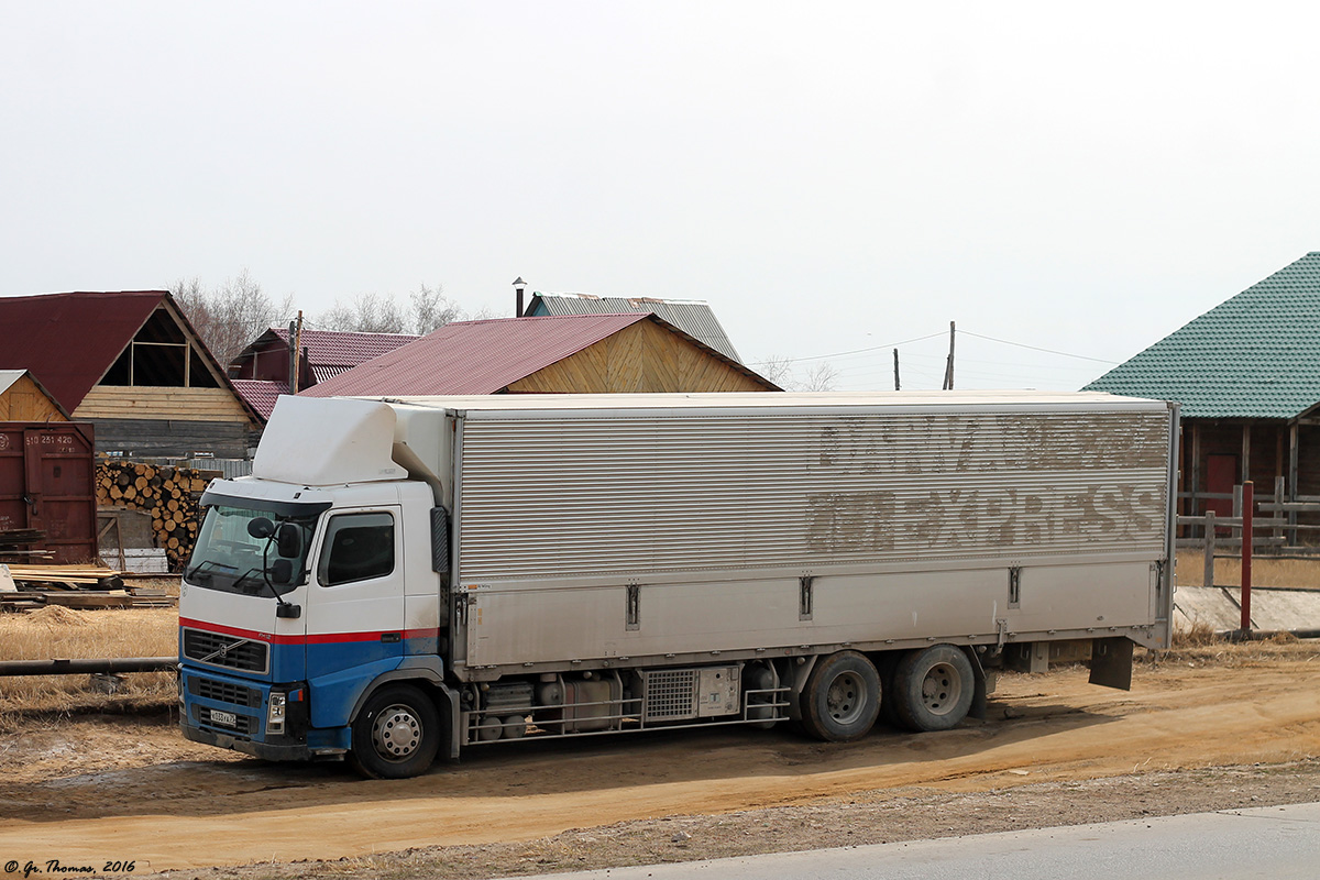 Саха (Якутия), № К 033 УА 75 — Volvo ('2002) FH12.380