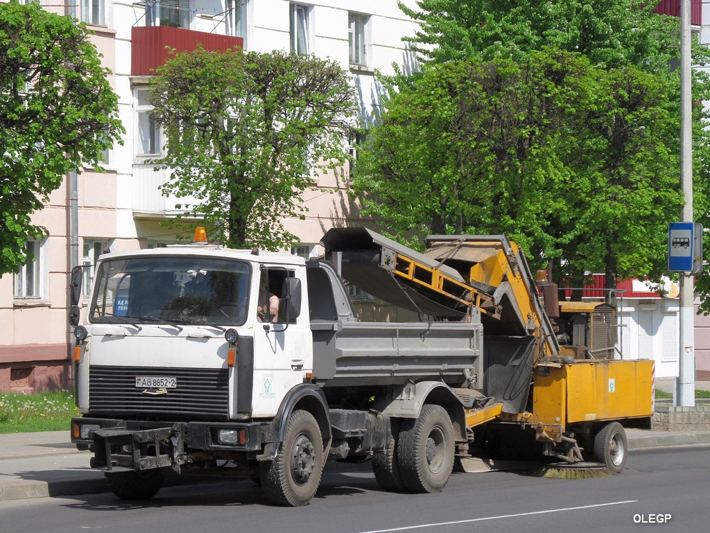 Витебская область, № АВ 8852-2 — МАЗ-5551 (общая модель)