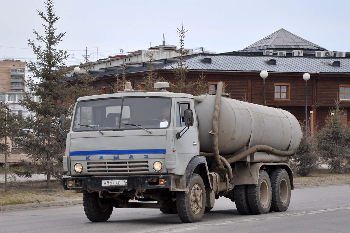 Саха (Якутия), № Н 957 АВ 14 — КамАЗ-53213