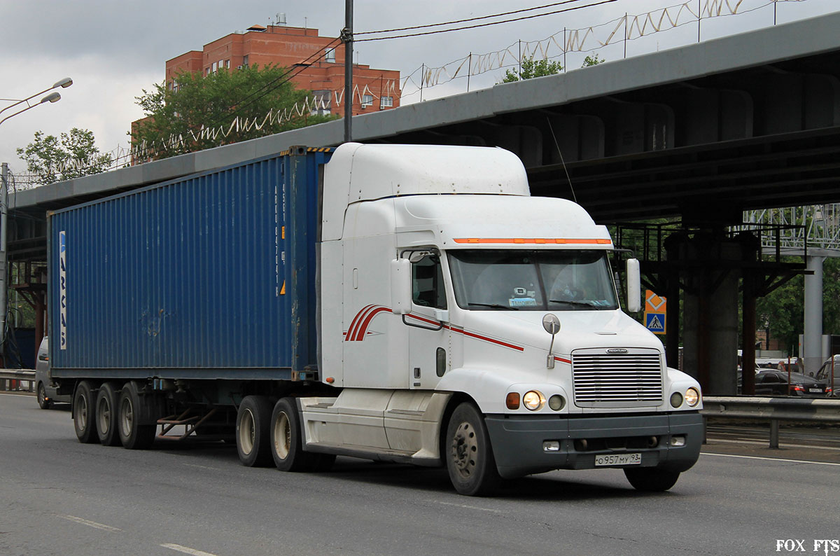 Краснодарский край, № О 957 МУ 93 — Freightliner Century Class