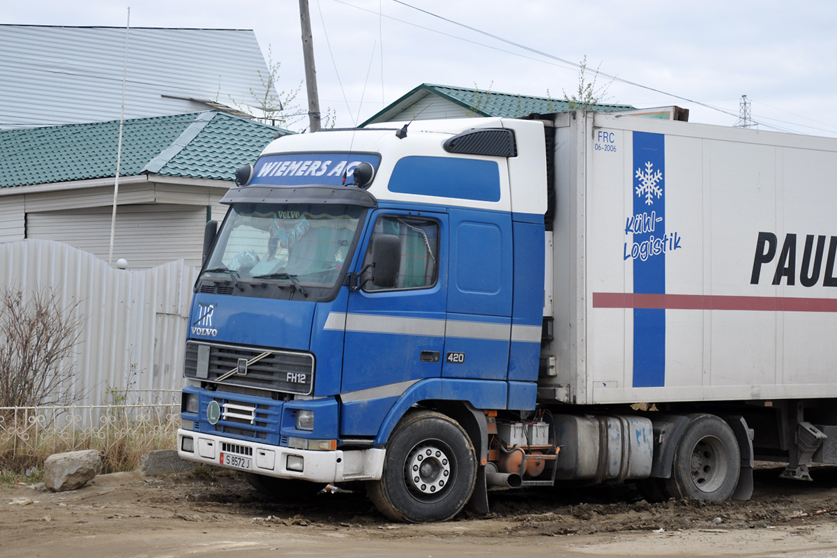 Киргизия, № S 8572 J — Volvo ('1993) FH12.420