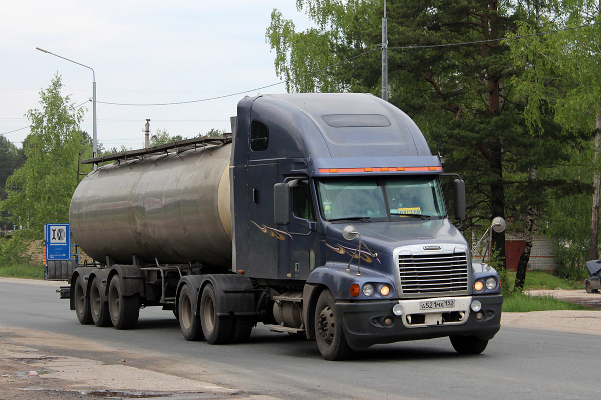 Нижегородская область, № А 521 МХ 152 — Freightliner Century Class