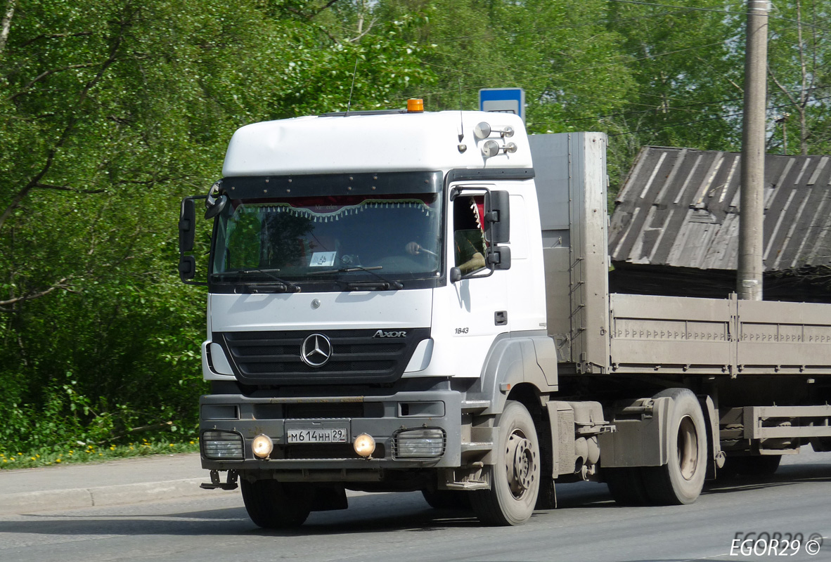 Архангельская область, № М 614 НН 29 — Mercedes-Benz Axor 1843