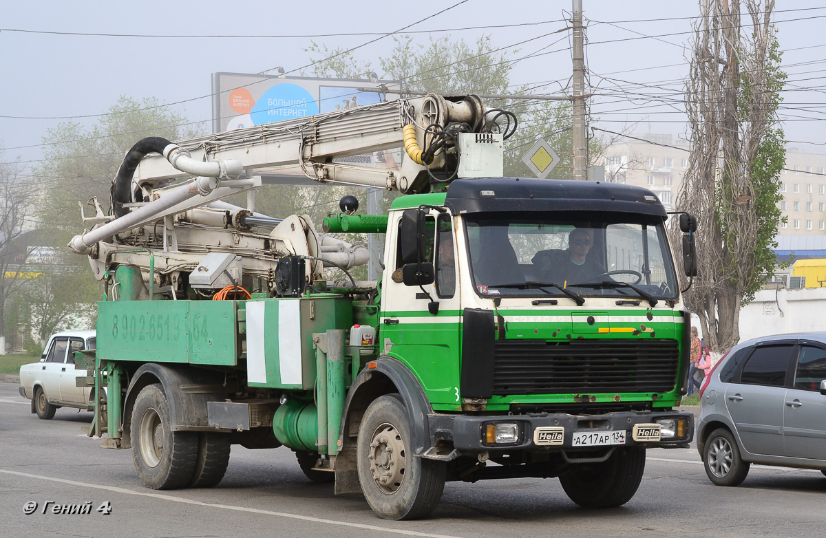 Волгоградская область, № А 217 АР 134 — Mercedes-Benz NG (общ. мод.)