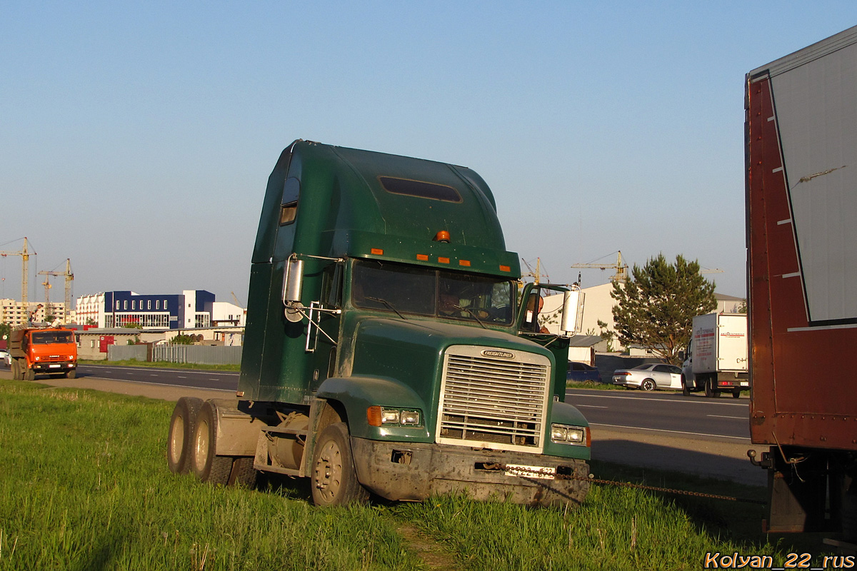 Алтайский край, № Т 722 НВ 22 — Freightliner FLD 120