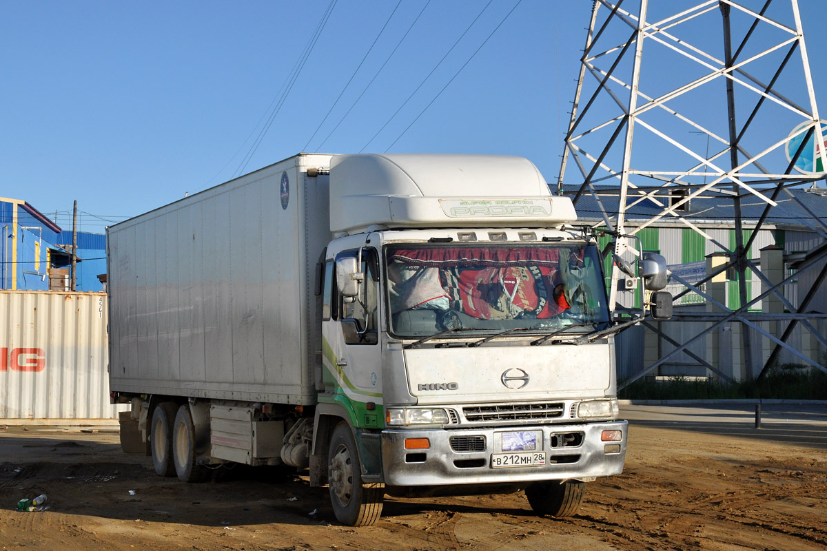 Амурская область, № В 212 МН 28 — Hino Profia