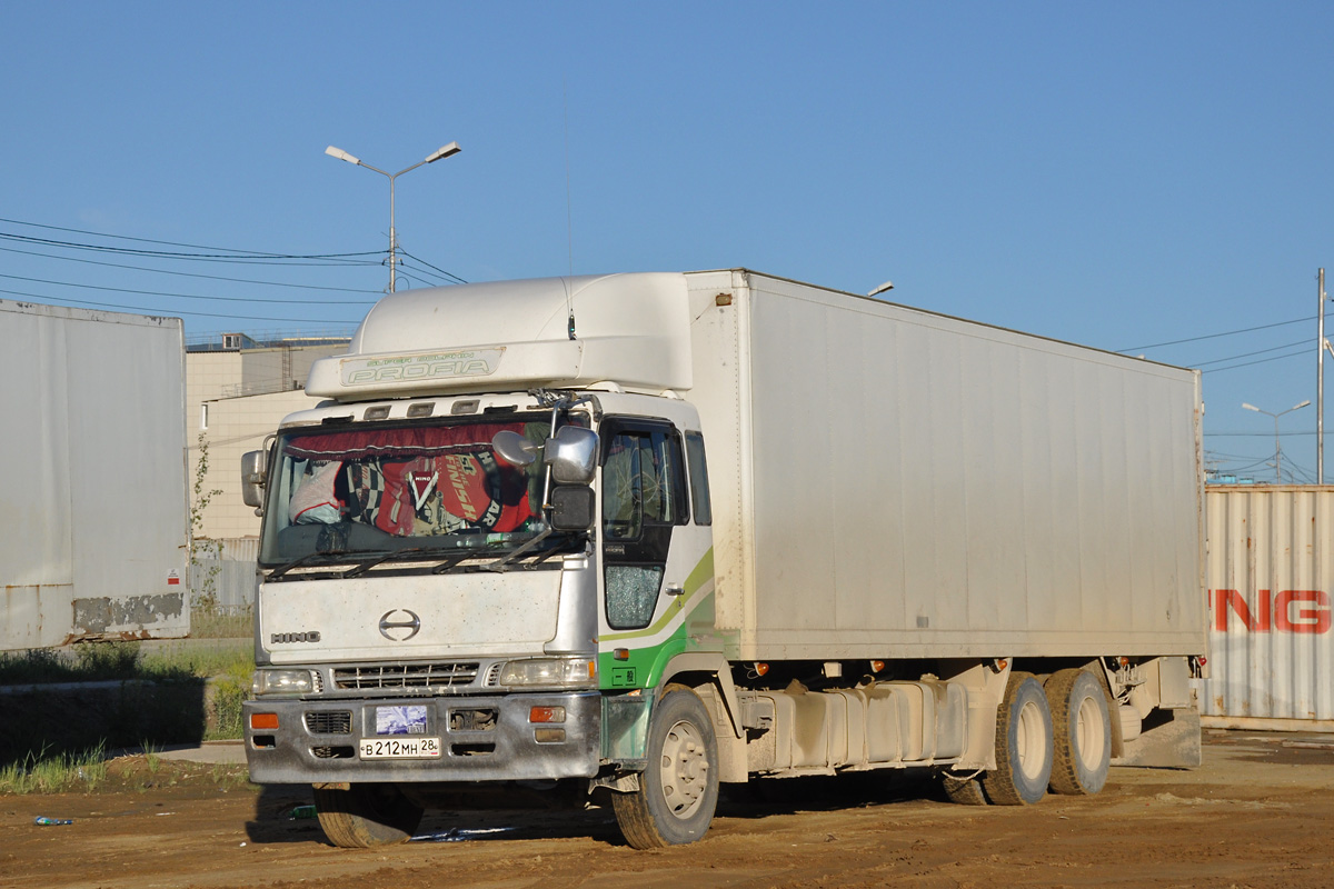 Амурская область, № В 212 МН 28 — Hino Profia