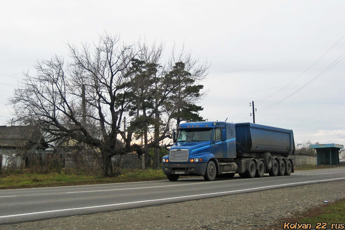 Алтайский край, № Т 909 ОА 22 — Freightliner Century Class