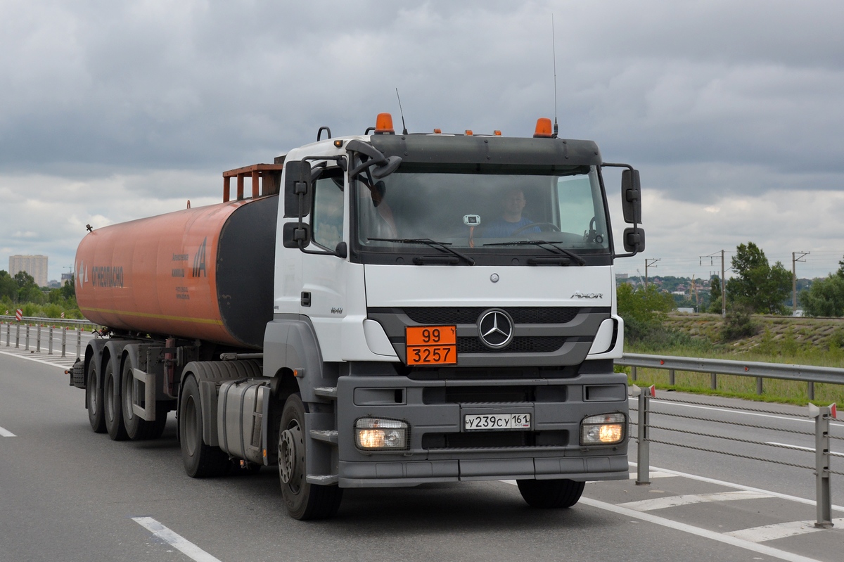 Ростовская область, № У 239 СУ 161 — Mercedes-Benz Axor 1840 [Z9M]