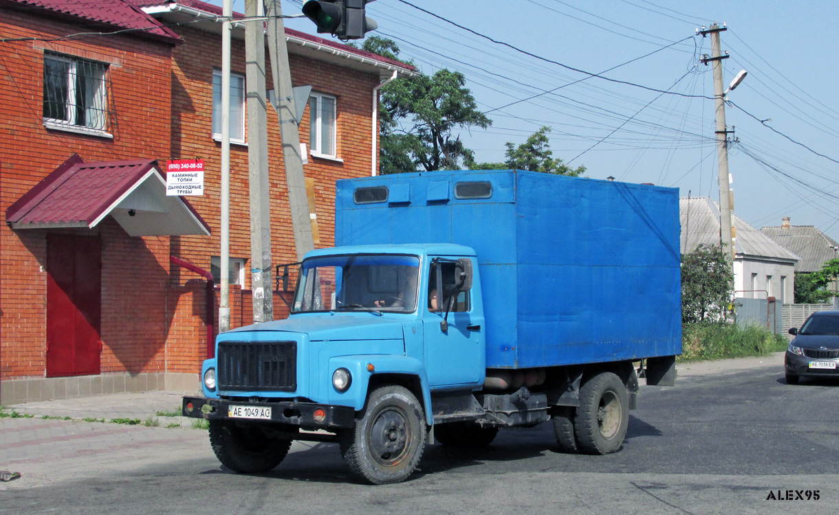 Днепропетровская область, № АЕ 1049 АС — ГАЗ-33072